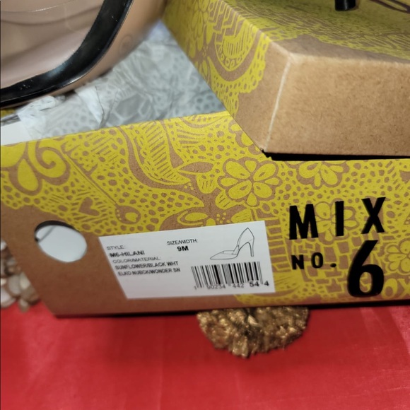 Heels - Picture 3 of 5